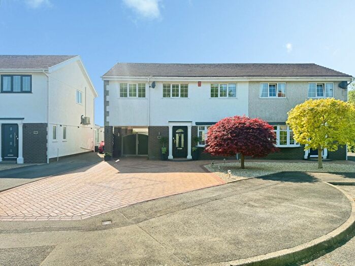 4 Bedroom Semi-Detached House For Sale In The Dell, Pontlliw, Swansea, West Glamorgan, SA4