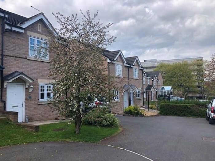 2 Bedroom Property To Rent In Rosedale Fold, Greengates, Bradford, BD10