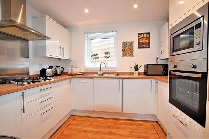 3 Bedroom Flat To Rent In Savoy Road, Bristol, BS4