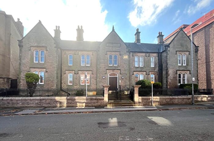 2 Bedroom Apartment To Rent In King Edward Street, Macclesfield, Cheshire, SK10