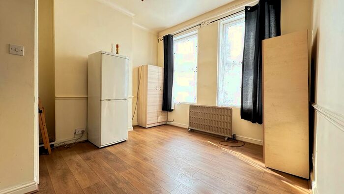 1 Bedroom Flat To Rent In Napier Road, London, N17