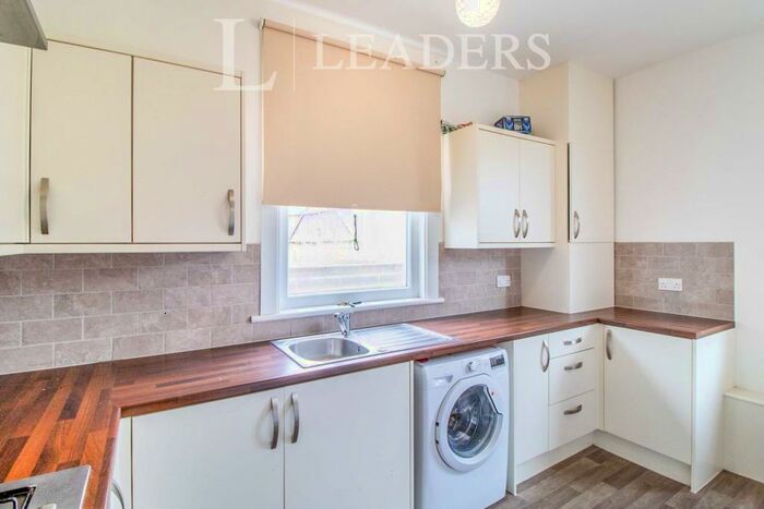 2 Bedroom Apartment To Rent In Manor Road, Westcliff-on-Sea, SS0