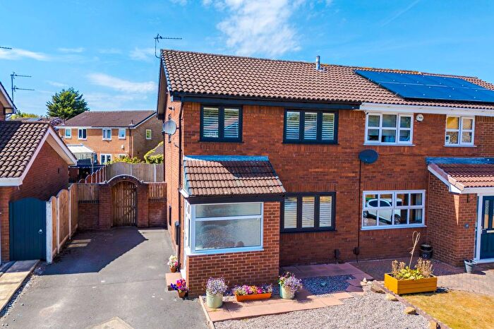 3 Bedroom Semi Detached House For Sale In Muirfield Close, Fearnhead, WA2