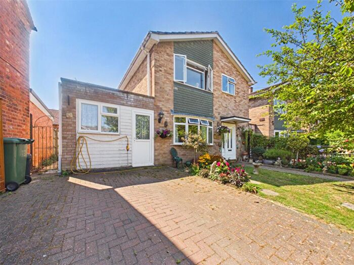3 Bedroom Link Detached House For Sale In Staites Orchard, Upton St. Leonards, Gloucester, Gloucestershire, GL4