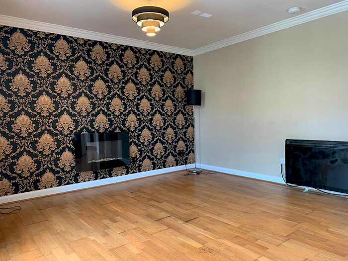 2 Bedroom Flat To Rent In Caledonian Crescent, Dalry, Edinburgh, EH11