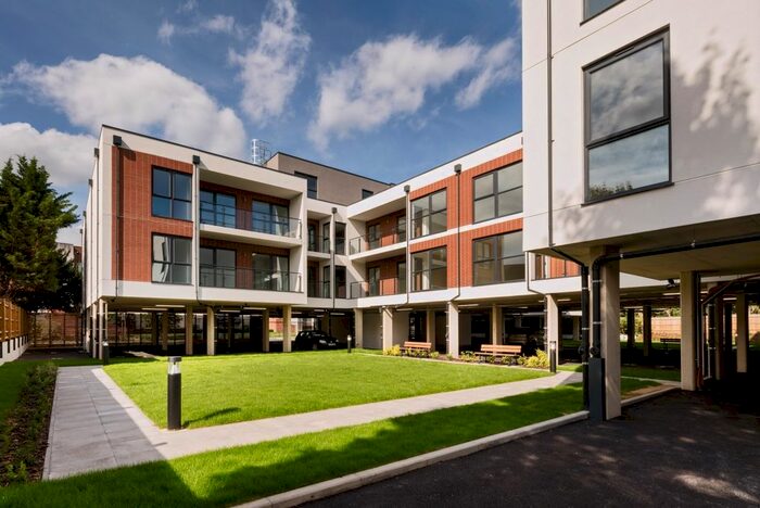 2 Bedroom Flat To Rent In Oldfield Road, Maidenhead, SL6