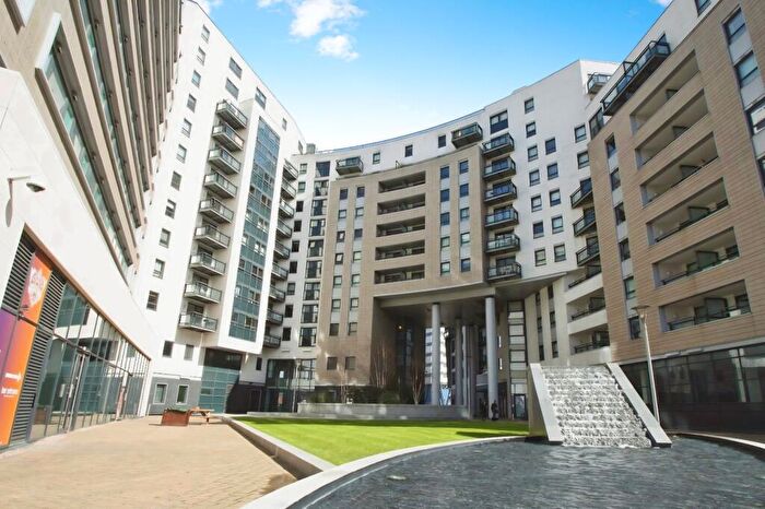 1 Bedroom Flat To Rent In Gateway East, Marsh Lane, Leeds, LS9