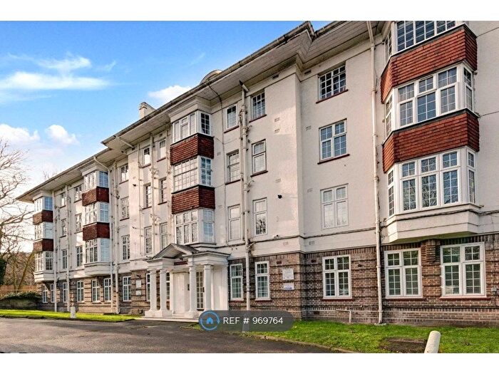 2 Bedroom Flat To Rent In Greystoke Court, Ealing, London, W5