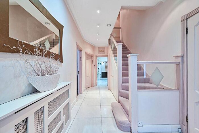 8 Bedroom Detached House For Sale In Eastside Road, Temple Fortune, London, NW11