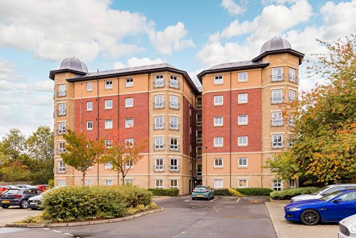 2 Bedroom Flat For Sale In St Clair Road, Edinburgh, EH6