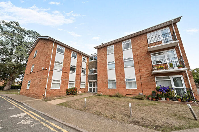 2 Bedroom Flat For Sale In Bath Road, Reading, RG1