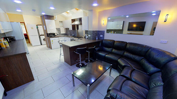 6 Bedroom House To Rent In Alton Road, Selly Oak, B29