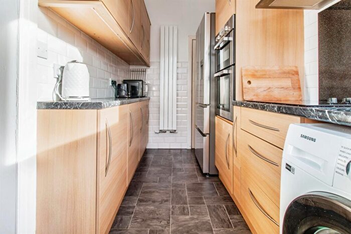 2 Bedroom End Of Terrace House For Sale In Springfield Road, Morley, Leeds, LS27