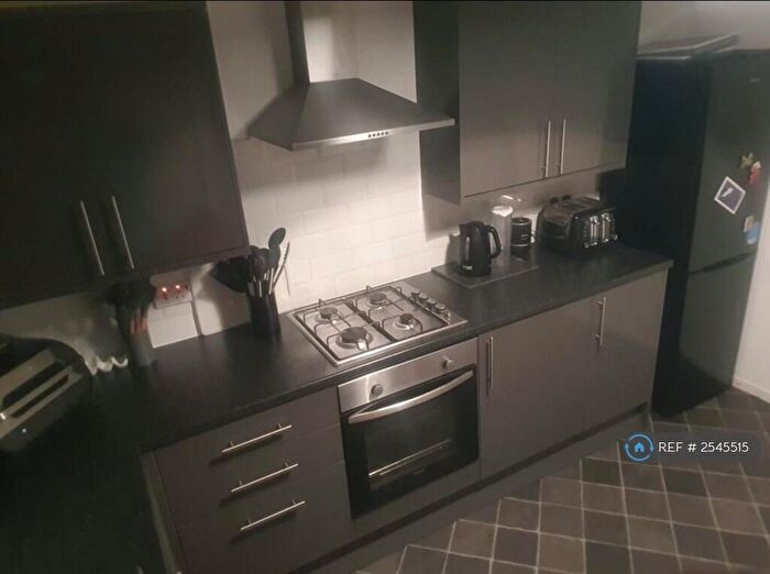 3 Bedroom Flat To Rent In Halidon Court, Bootle, L20