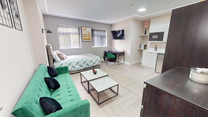 Studio To Rent In Park Hill Road, Harborne, B17