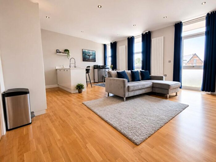 2 Bedroom Flat For Sale In Riverside House, Furlong Road, Bourne End, SL8