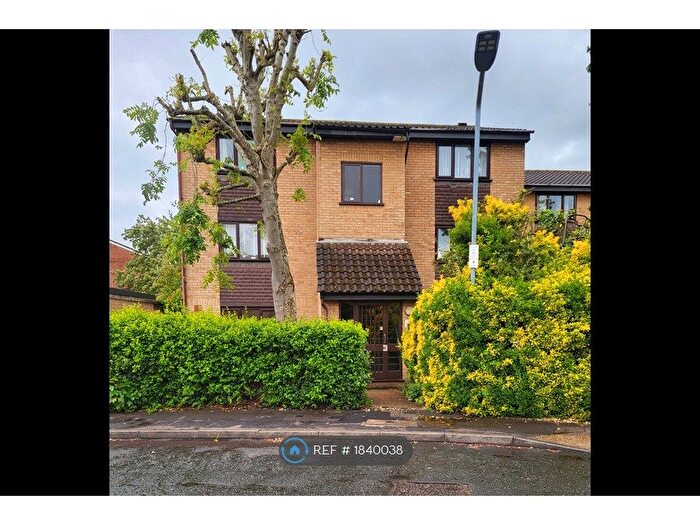1 Bedroom Flat To Rent In Millhaven Close, Romford, RM6