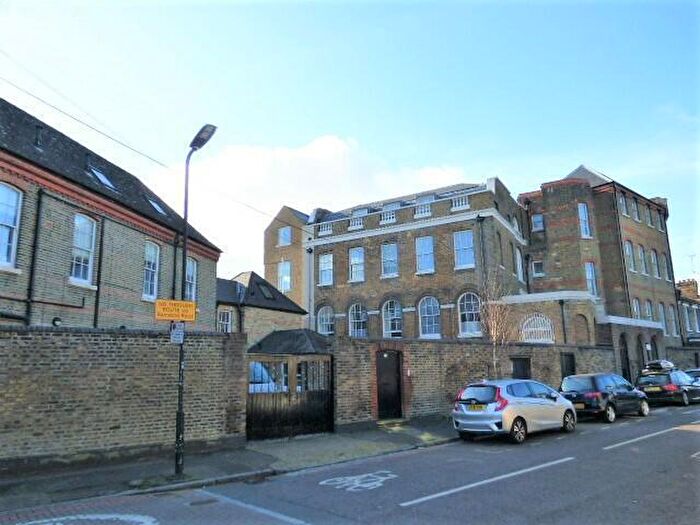 1 Bedroom Flat To Rent In Sidney House, Hassett Road, London, E9