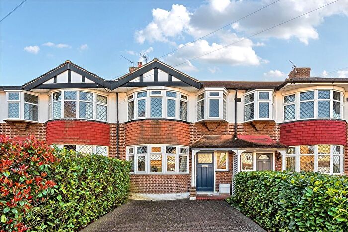 3 Bedroom Terraced House For Sale In Rydens Grove, Hersham, KT12