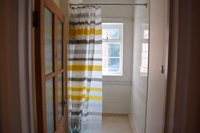 2 Bedroom Flat To Rent In Berrow Road, Burnham On Sea, Somerset, TA8