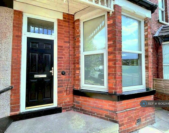 1 Bedroom Flat To Rent In Landseer Avenue, Leeds, LS13
