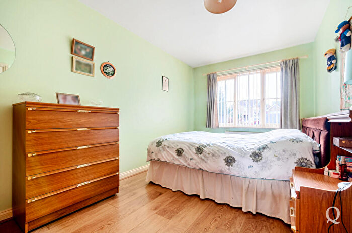 2 Bedroom Bungalow For Sale In Saxon Walk, Iwade, Sittingbourne, Kent, ME9