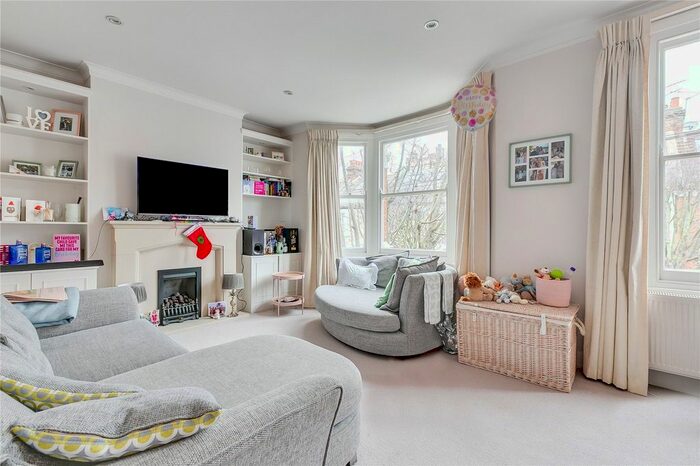 2 Bedroom Flat To Rent In Bronsart Road, Fulham, London, SW6