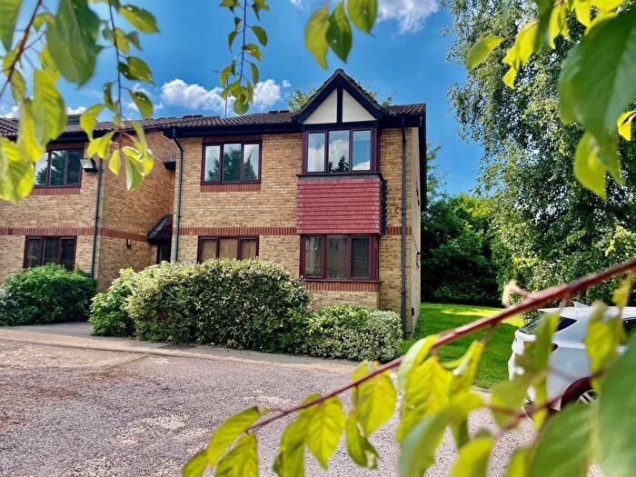 1 Bedroom Flat To Rent In College Road, Abbots Langley, WD5