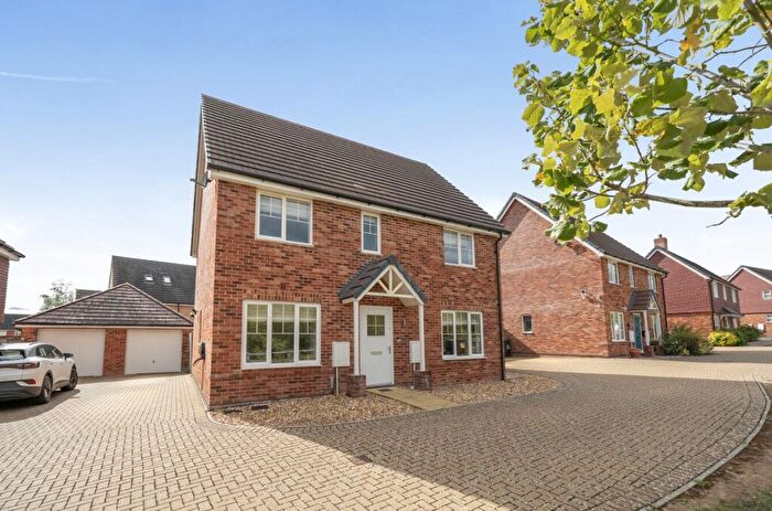 4 Bedroom Detached House For Sale In Comber Close, Andover, SP11