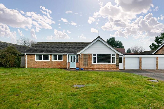 3 Bedroom Detached Bungalow For Sale In Lancaster Close, Old Hurst, Huntingdon, PE28