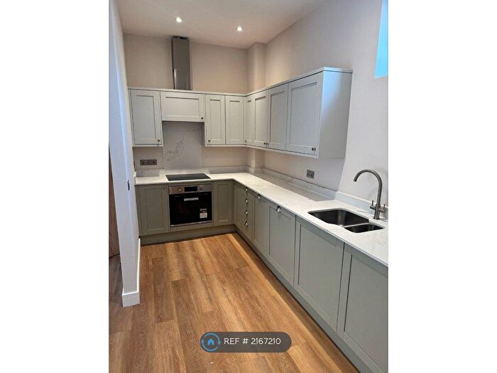 2 Bedroom End Of Terrace House To Rent In Alma Road, Windsor, SL4
