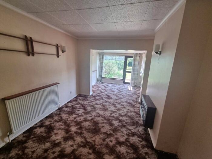 2 Bedroom Bungalow For Sale In Hullbridge Road, Rayleigh, Essex, SS6