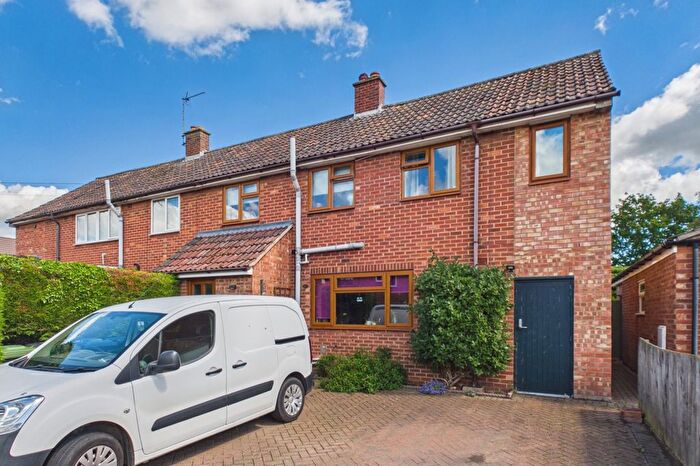 4 Bedroom Semi Detached House For Sale In Victory Way, Cottenham, Cambridge, Cambridgeshire, CB24
