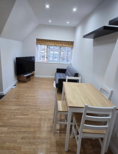 2 Bedroom Flat To Rent In Lordship Lane, London, N22