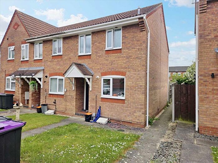 2 Bedroom End Of Terrace House For Sale In Dove Close, Sleaford, NG34