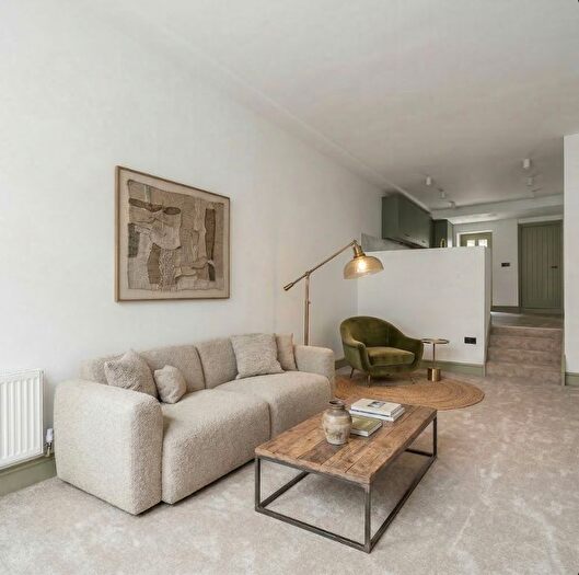 1 Bedroom Flat For Sale In Wandsworth Road, Clapham Town, SW8