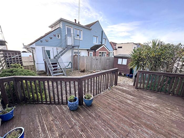 2 Bedroom Flat To Rent In Marine Parade East, Lee-On-The-Solent, PO13