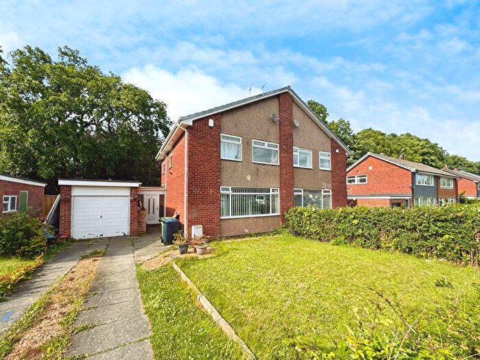 3 Bedroom Semi-Detached House For Sale In Western Way, Ryton, NE40