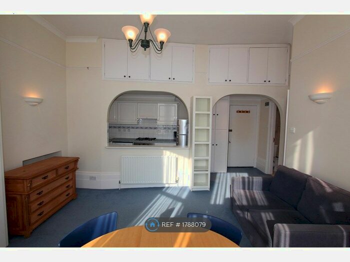 1 Bedroom Flat To Rent In Parliament Hill, London, NW3