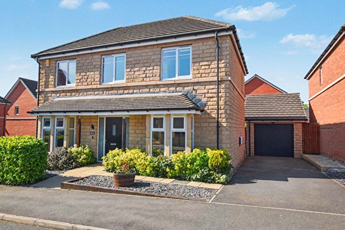 4 Bedroom Detached House For Sale In Cotham Drive, Wakefield, West Yorkshire, WF2