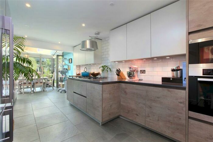 5 Bedroom Terraced House To Rent In Gaskarth Road, Clapham South, London, SW12