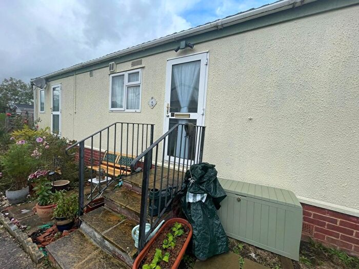 2 Bedroom Mobile/park Home For Sale In Galley Hill Maple Way, Waltham Abbey, EN9