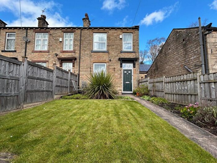 2 Bedroom Terraced House For Sale In Union Road, Low Moor, Bradford, BD12