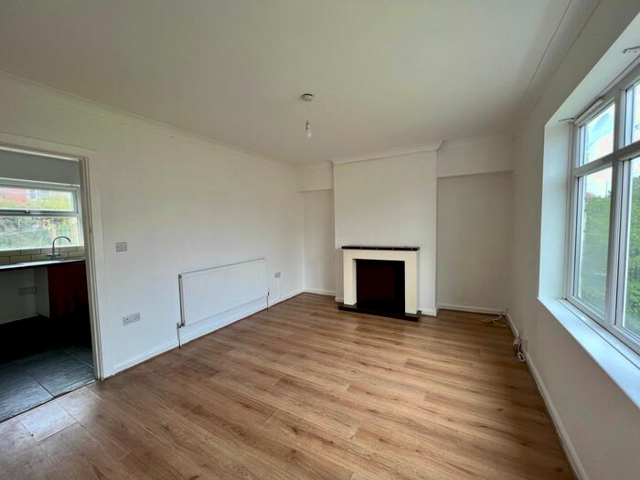 3 Bedroom Detached House To Rent In Seaton Crescent, Aspley, Nottingham, NG8