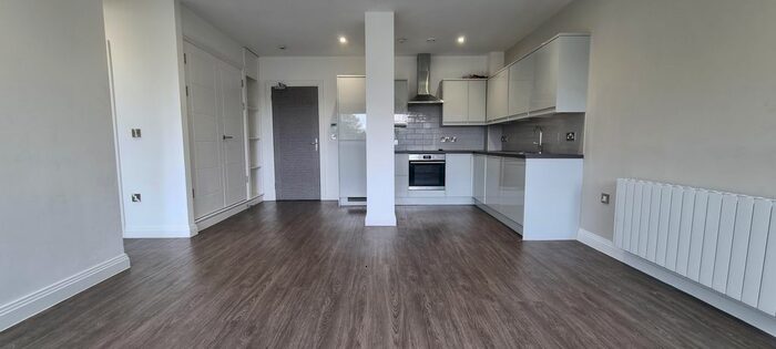 1 Bedroom Flat To Rent In Lichfield Road, Four Oaks, Sutton Coldfield, B74