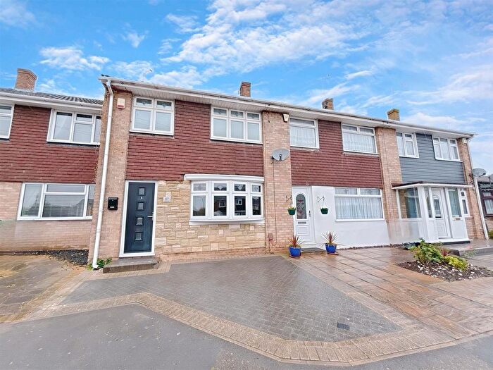3 Bedroom Terraced House For Sale In Boyce Road, Stanford-Le-Hope, SS17