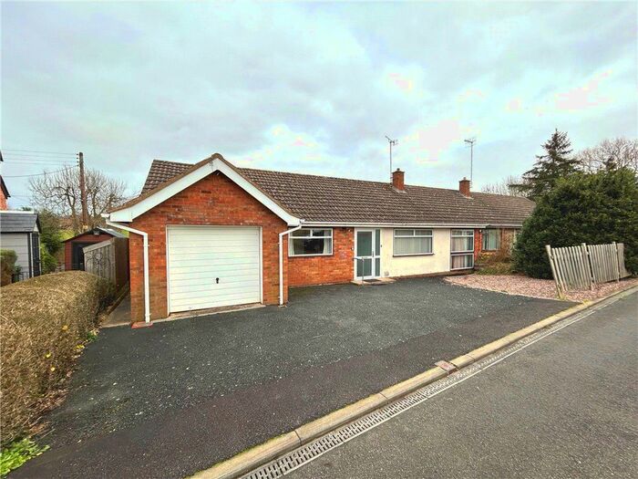 3 Bedroom Bungalow For Sale In The Bight, Charlton, Pershore, WR10