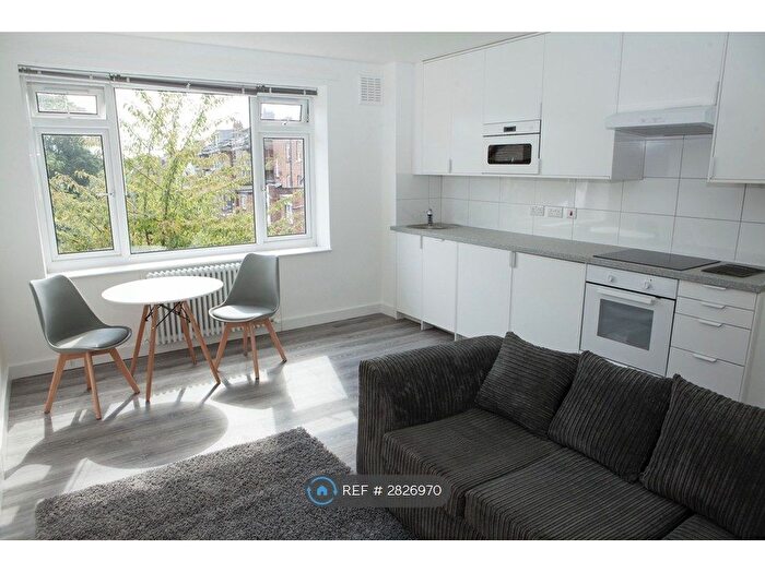 2 Bedroom Flat To Rent In Pamlion Court, London, N4