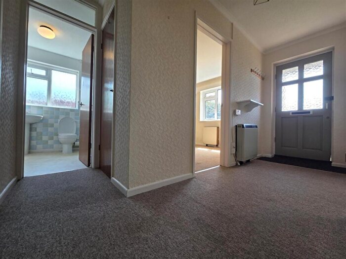 2 Bedroom Bungalow To Rent In Tedders Close, Hemyock, Cullompton, EX15