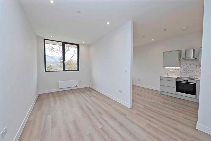 1 Bedroom Flat To Rent In High Street, Cowley, Uxbridge, UB8